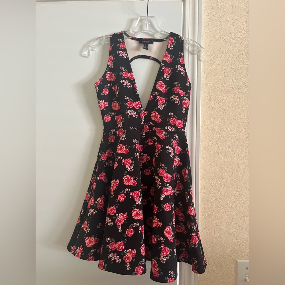 Forever 21 V-neck, open back, short dress, Swing skirt bottom. Size S.